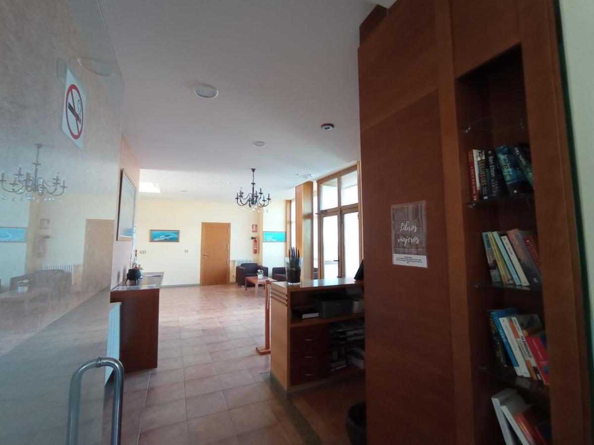 אויה Hotel A Raina מראה חיצוני תמונה