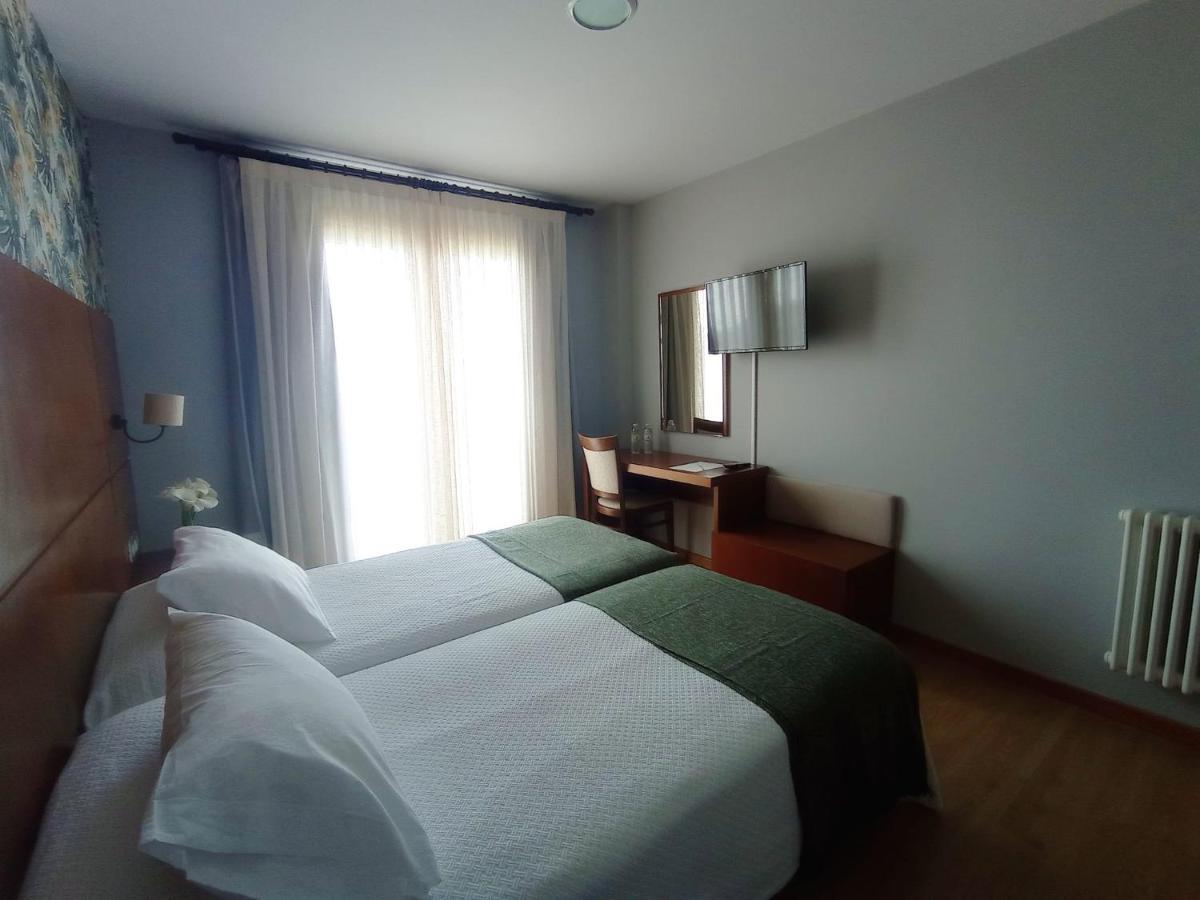 אויה Hotel A Raina מראה חיצוני תמונה