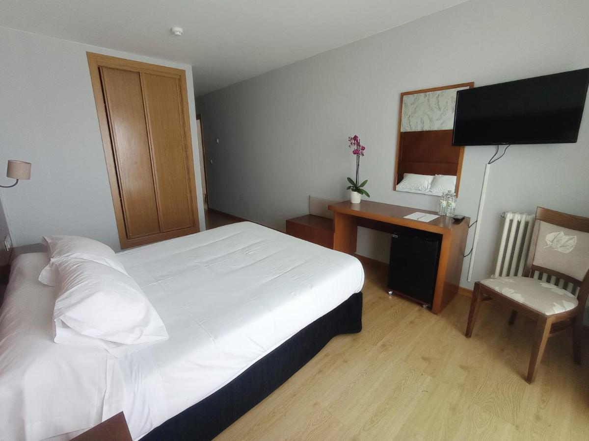 אויה Hotel A Raina מראה חיצוני תמונה