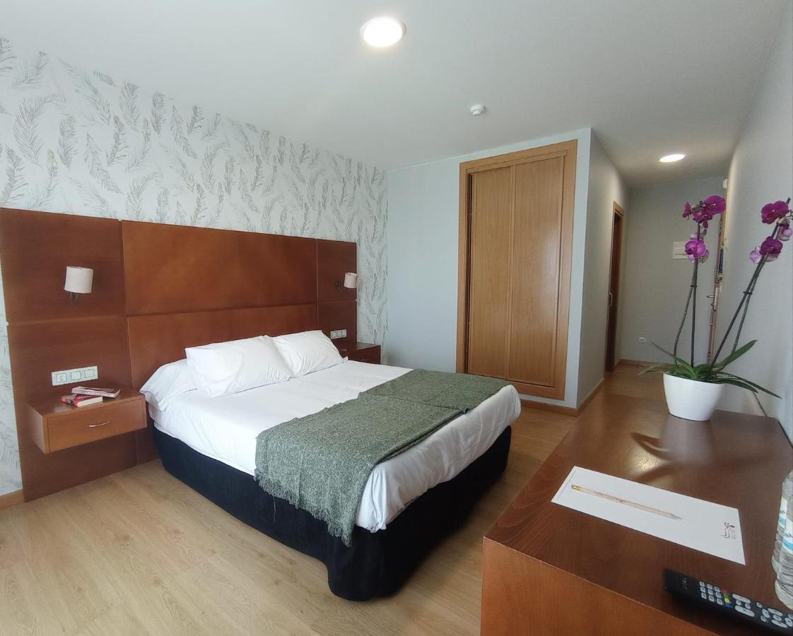 אויה Hotel A Raina מראה חיצוני תמונה