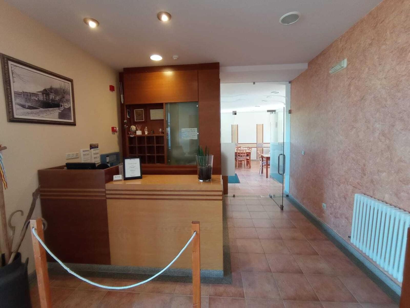 אויה Hotel A Raina מראה חיצוני תמונה