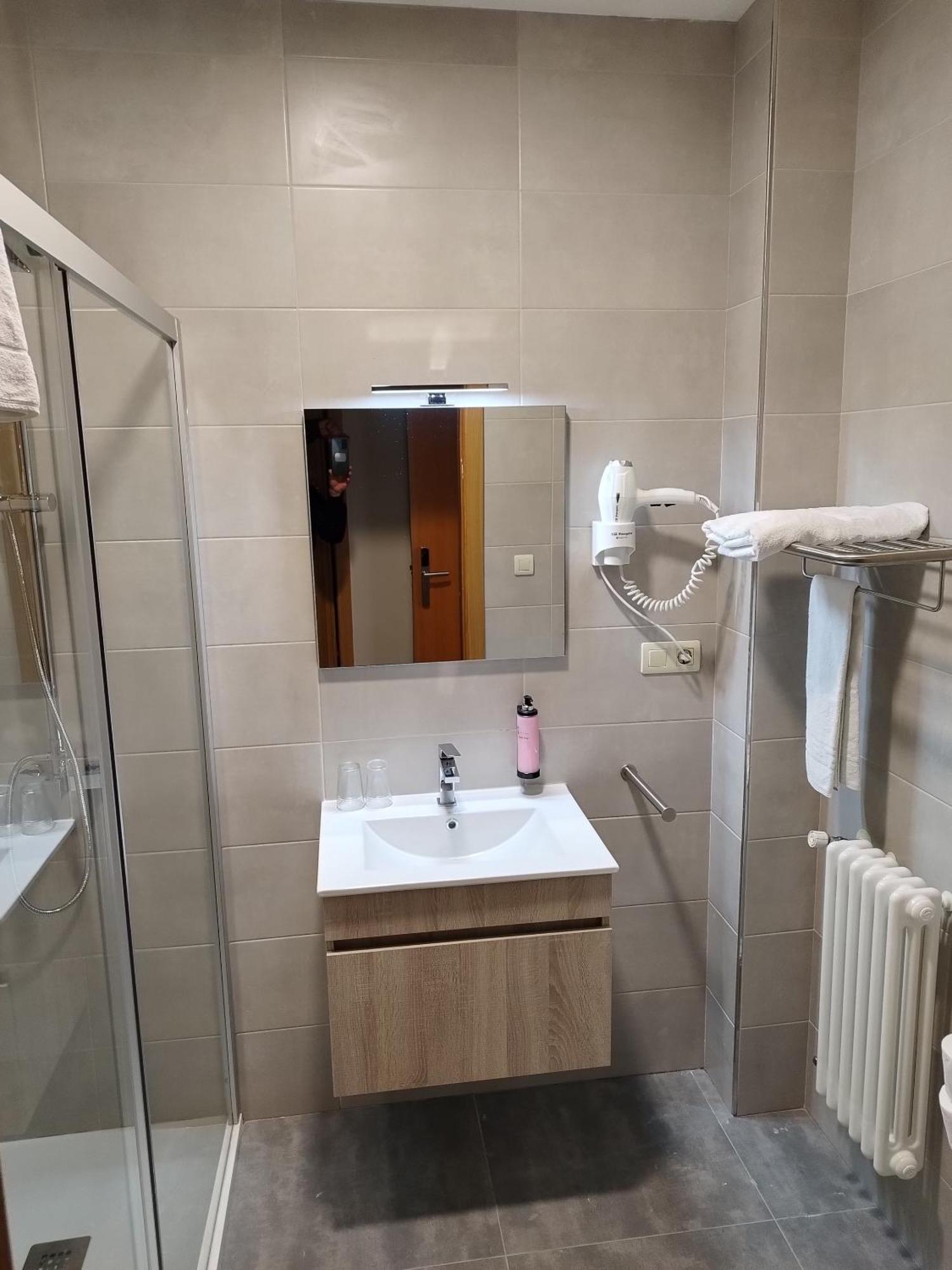 אויה Hotel A Raina מראה חיצוני תמונה